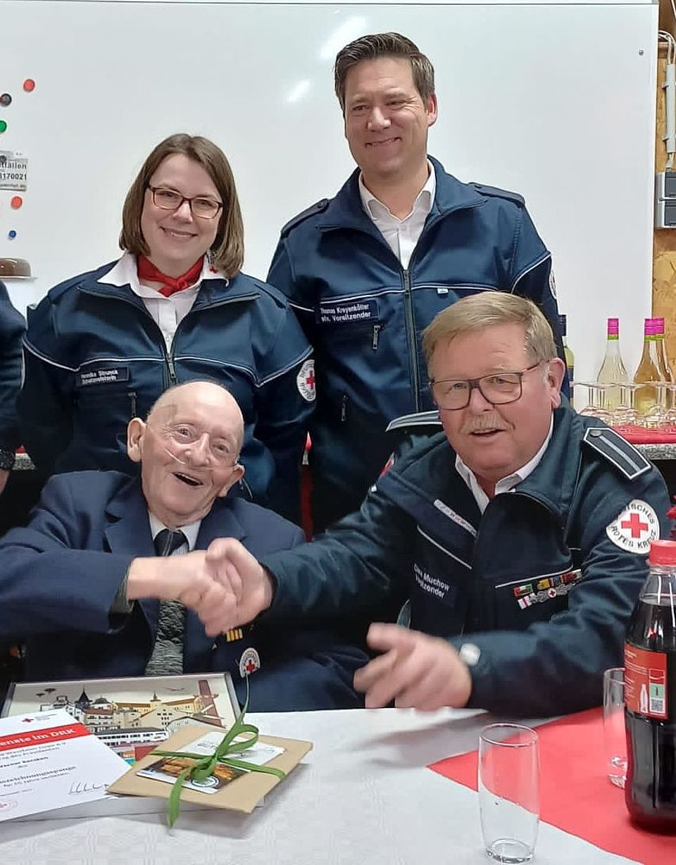 Werner Kersken wurde für 65 Jahre im DRK geehrt